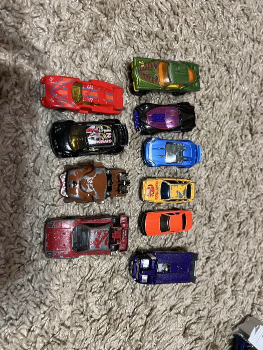 Машинки модельки