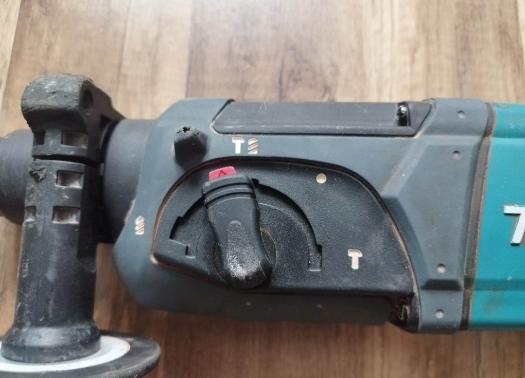 Młotowiertarka Makita hr2470