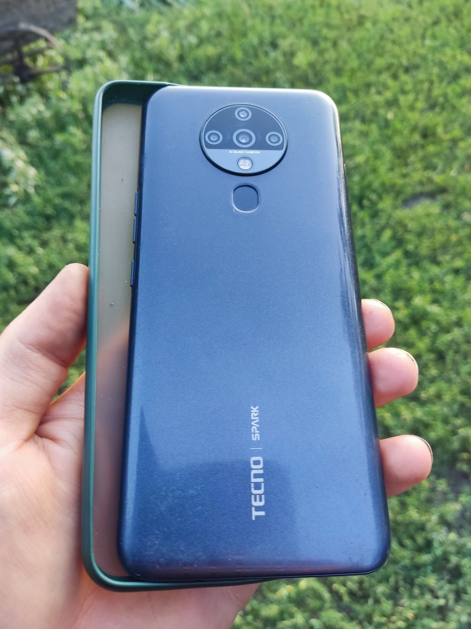 Tecno spark 6 4/128 в чудовому стані
