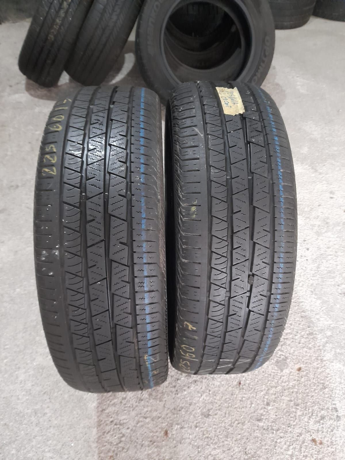 2 pneus 225/60R17 Continental