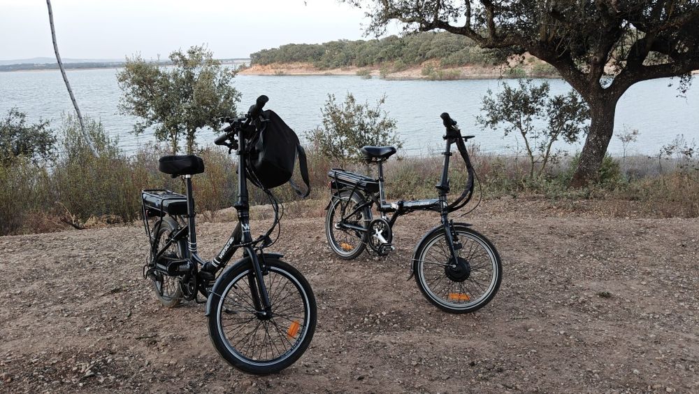 Bicicletas elétricas, duas