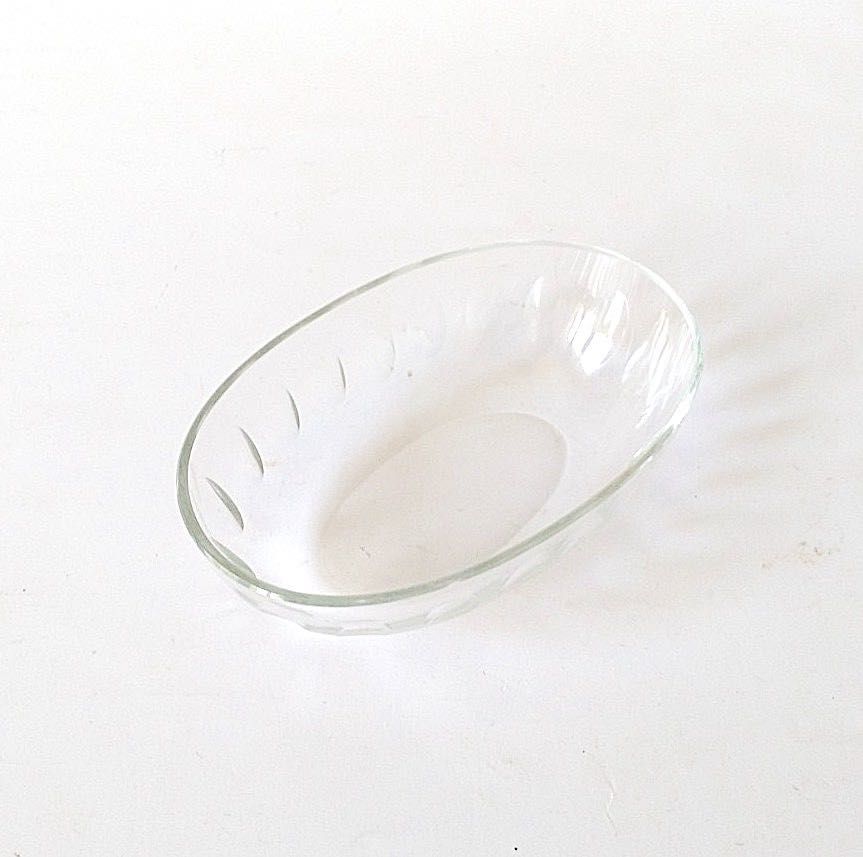 Miseczka mała salaterka szklana szlifowana na przystawki