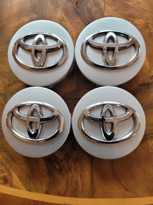 Komplet: zaślepki, kapsle, dekielki, kołpaczki Toyota oryginał !