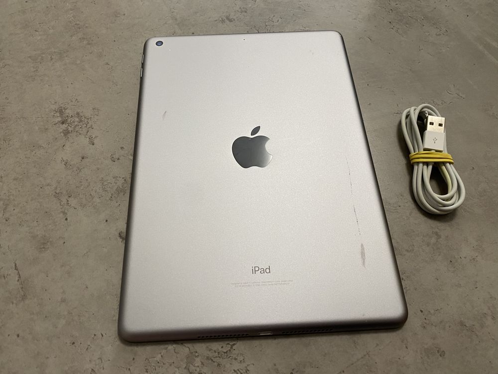  Apple iPad 5 9.7 2017 32Gb Wi-Fi Space Gray
