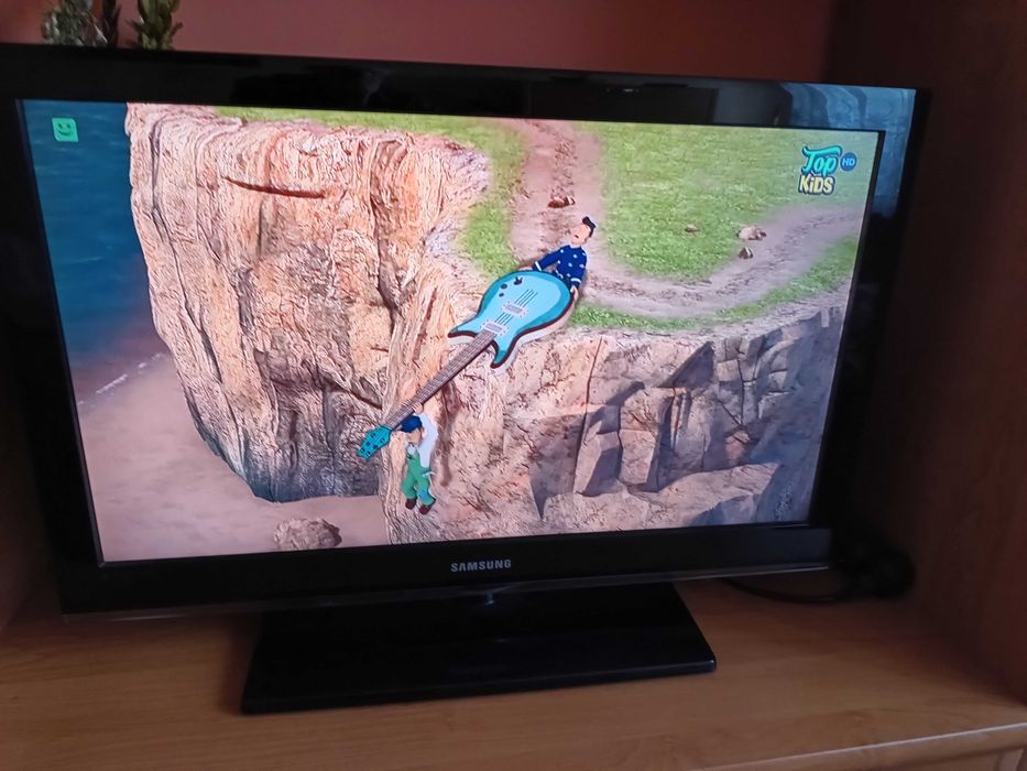 telewizor SAMSUNG 32"