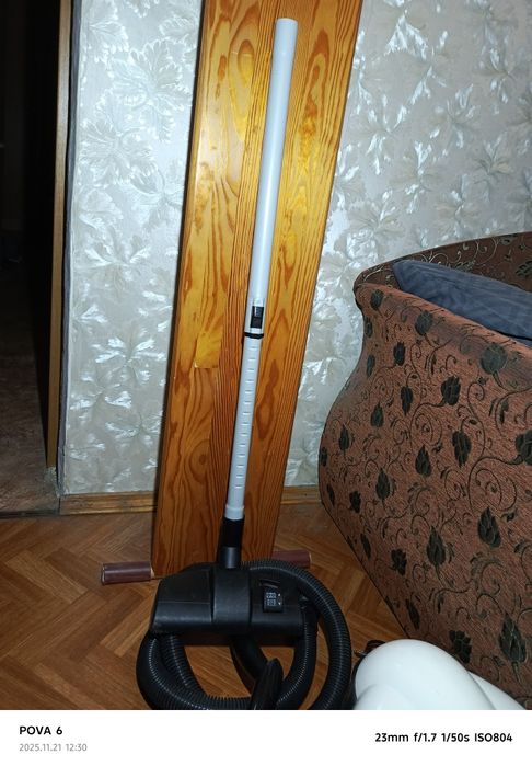 Пилосос від Delonghi.
З легкістю забезпечить чистоту