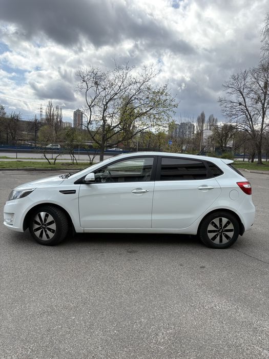 Продам KIA RIO (хетчбек, 2012 р.)