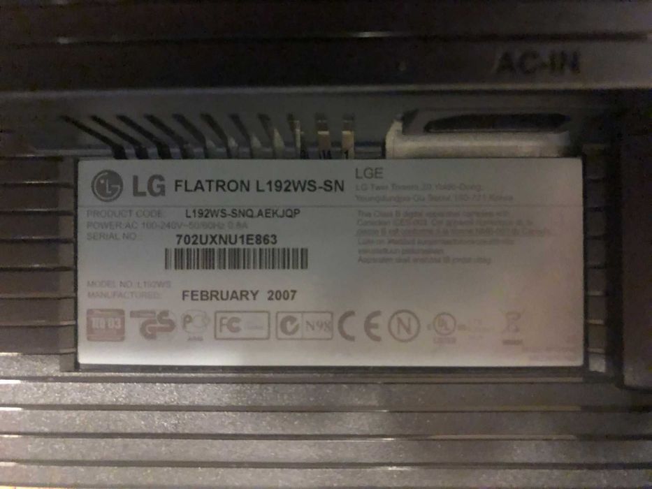 Monitor LG (Flatron L192WS-SN)