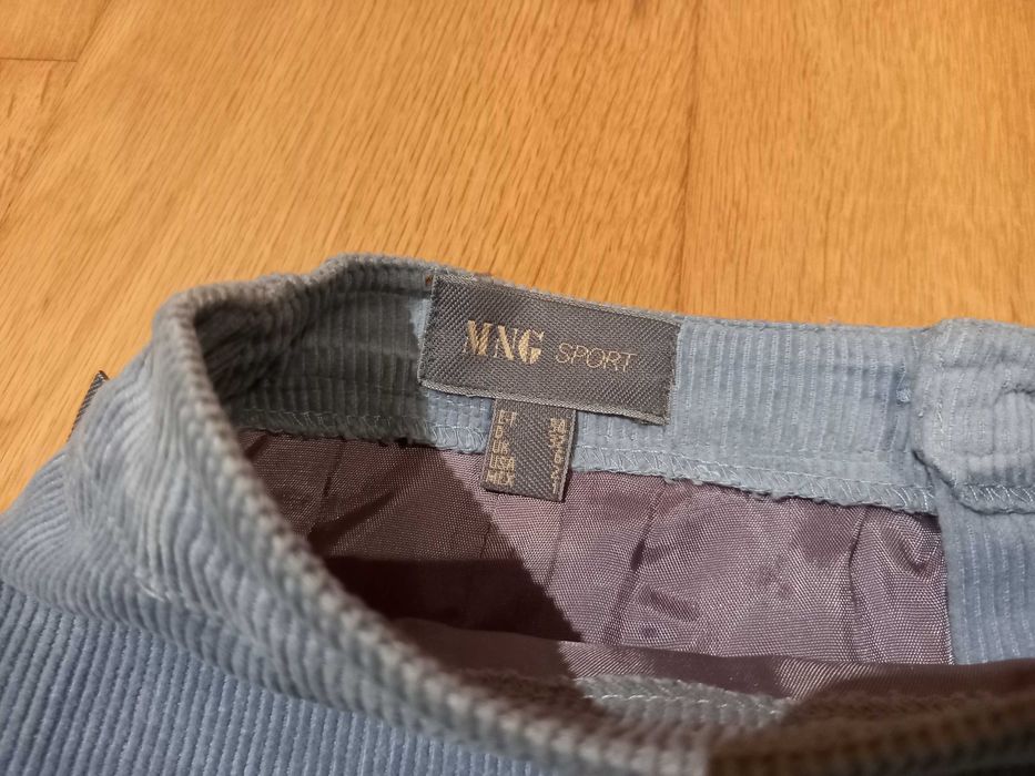 Saia em bombazine marca MANGO