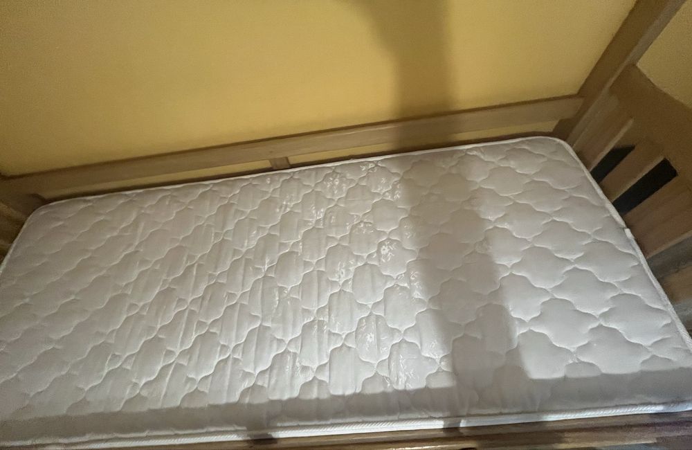 Двоярусне ліжко з дубу в ідеальному стані 200см/85см+2 матраци