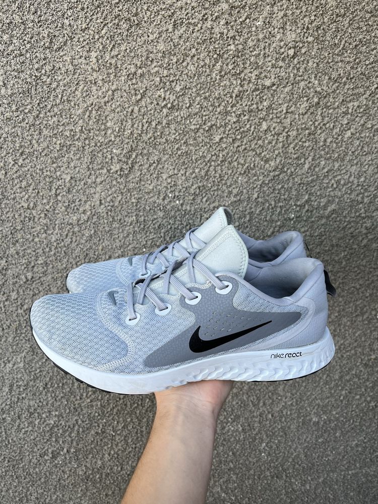 Чоловічі кросівки nike legend react.