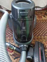 Продам Пилосос ELECTROLUX EC41-4T