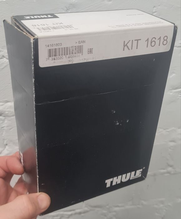 Thule, поперечени з крепіжами на гладкий дах