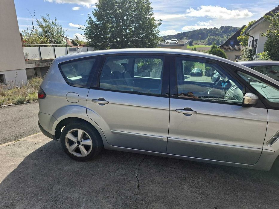 Ford S Max em bom estado