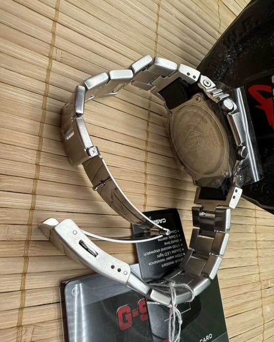Часы casio G-shock GM-2110D-4A