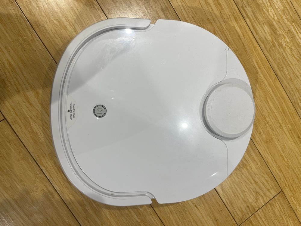 Robot odkurzajaco-mopujacy Narval