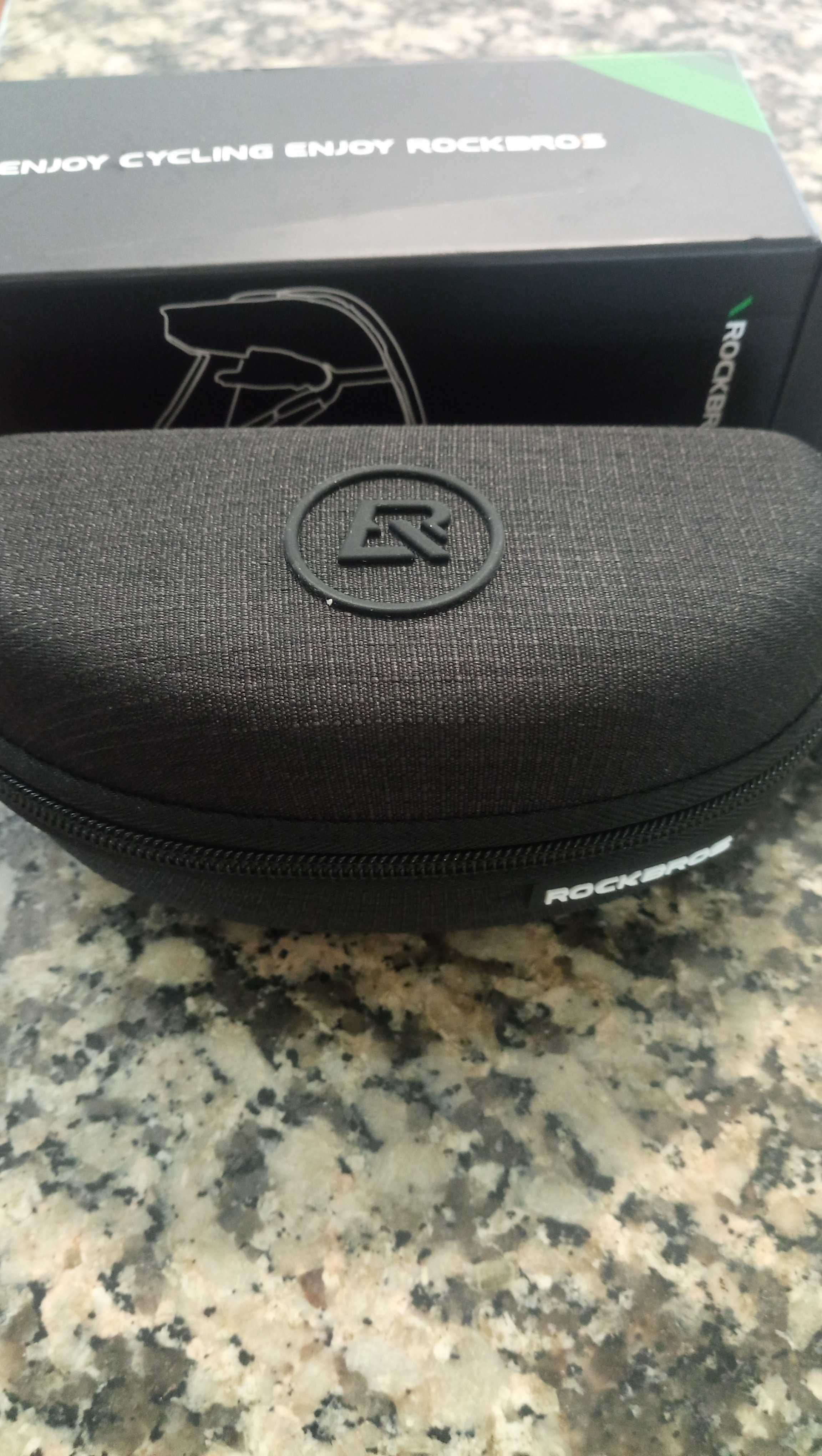 Óculos rockbros com fones integrados