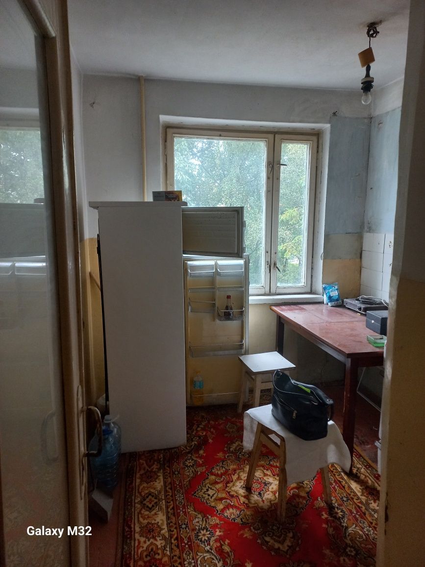 Продаж 3 кімнати Любінська