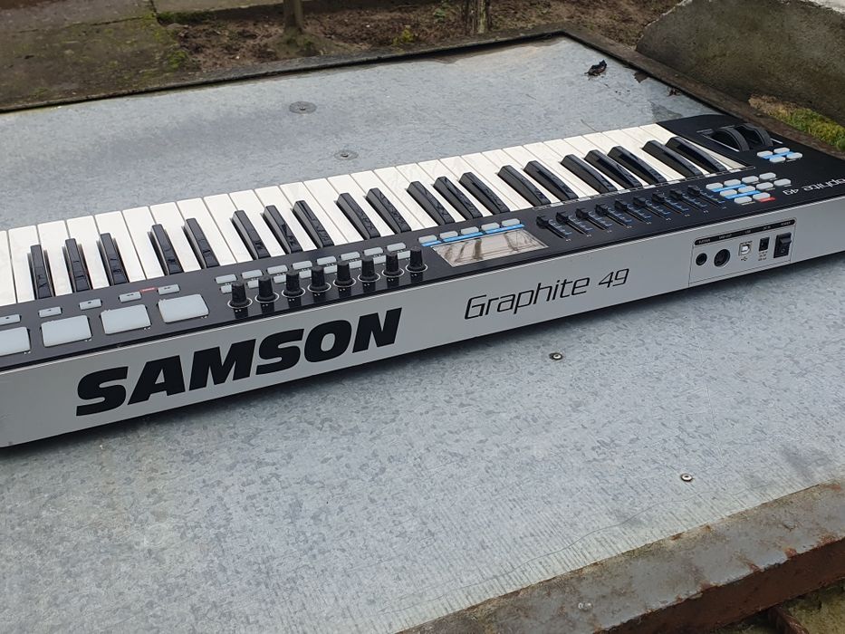 MIDI-контролер Samson Graphite 49