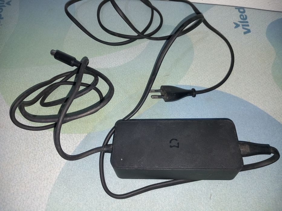 Carregador de trotineta  eléctrica
