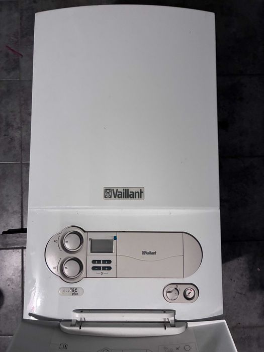 Kocioł gazowy kondensacyjny Vaillant EcoTec Plus 186/3-5 R3