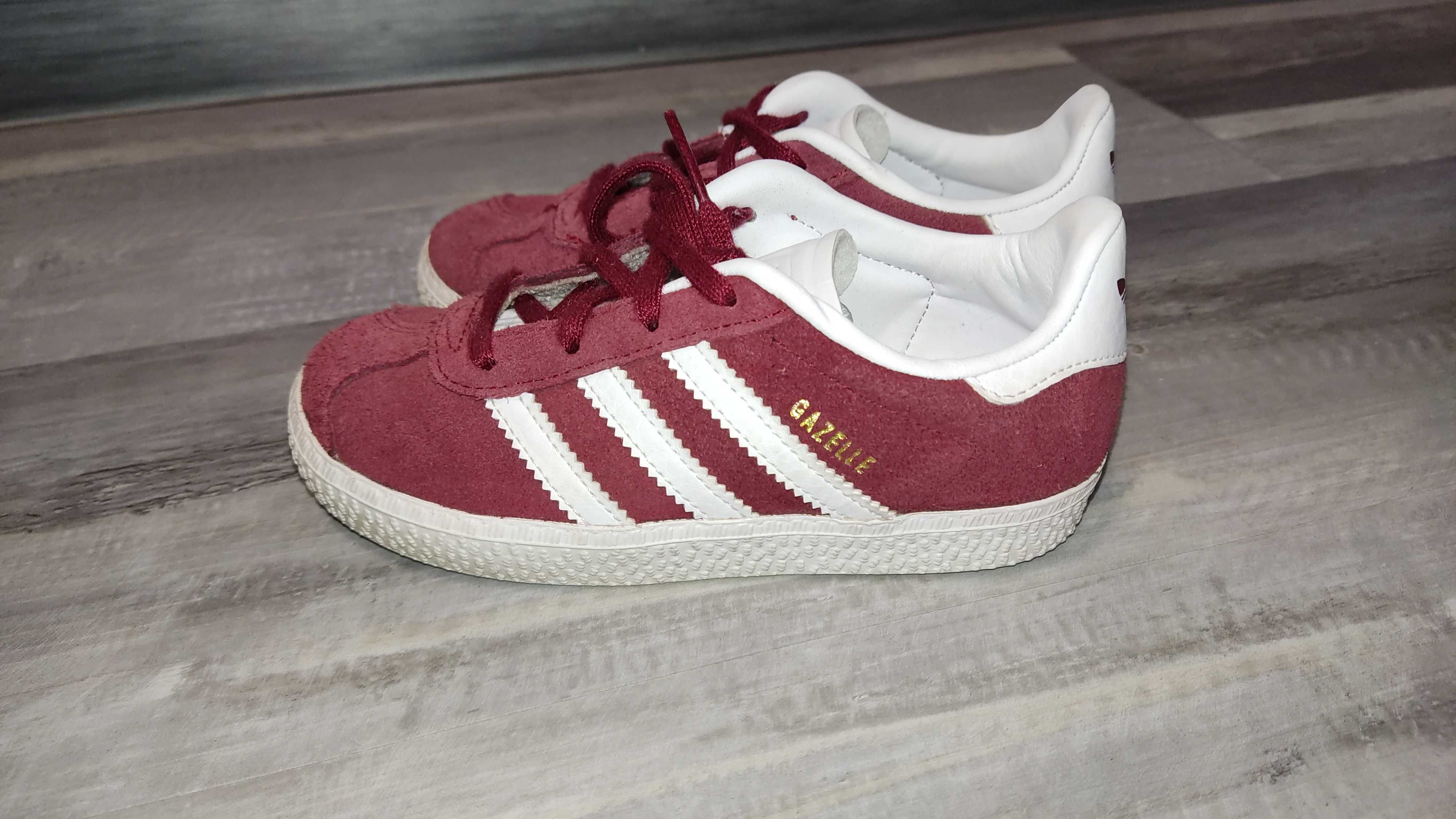 Buty Adidas Red roz. 26