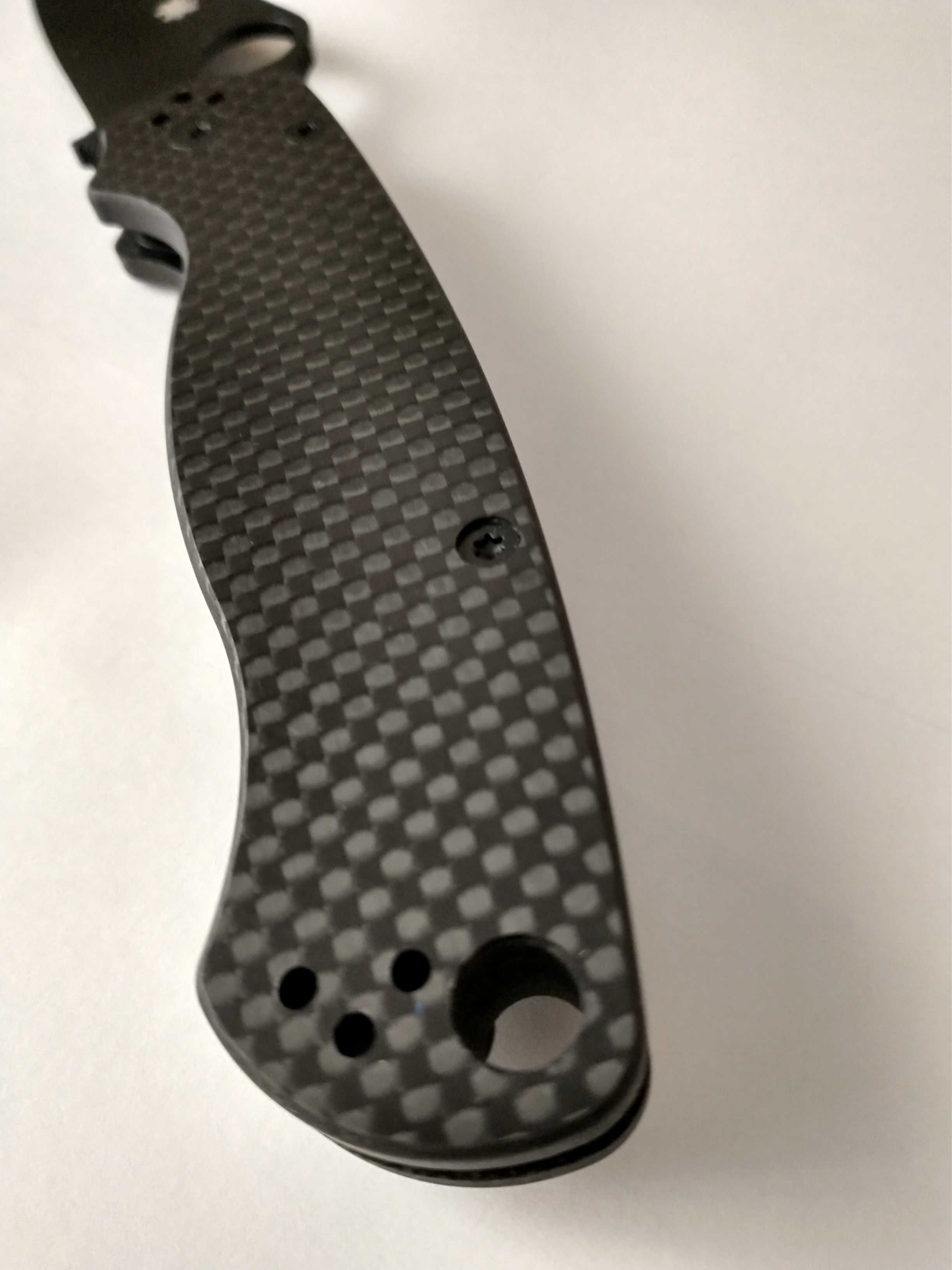 Nóż wędkarski EDC Carbon.