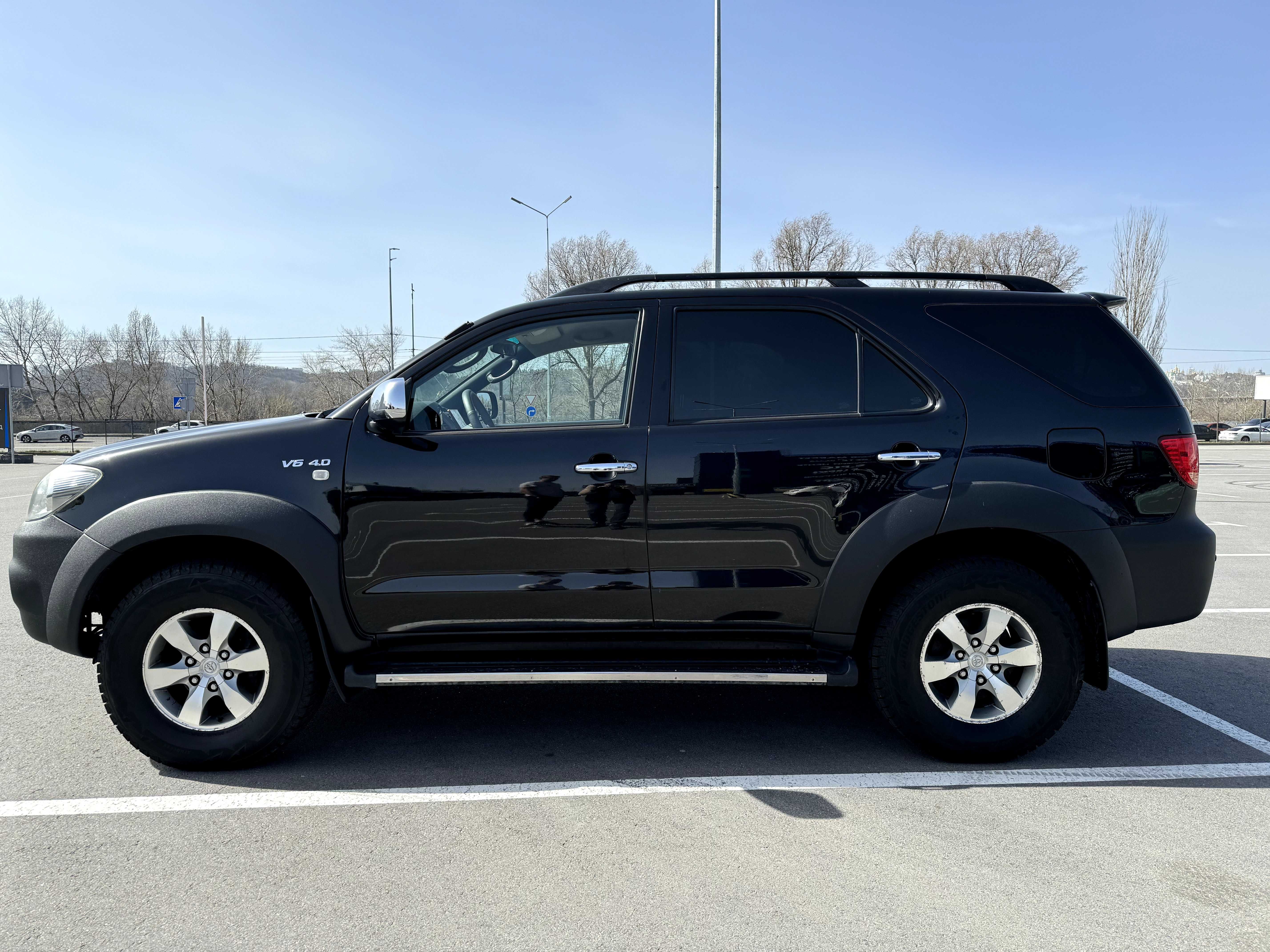 Toyota Fortuner 4.0 2005 7 місць