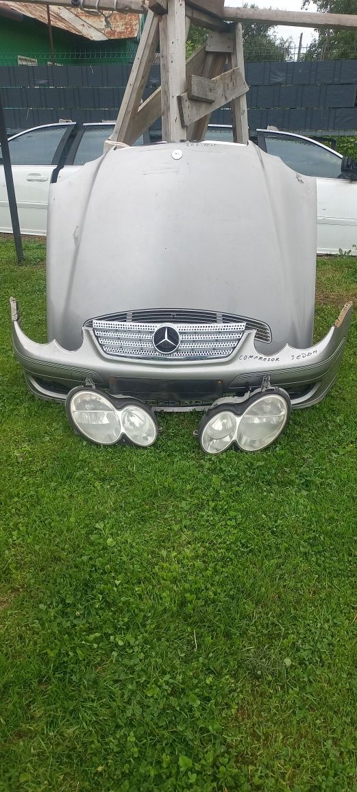 Капот бампер фари радіатори телевізор mercedes c class w203