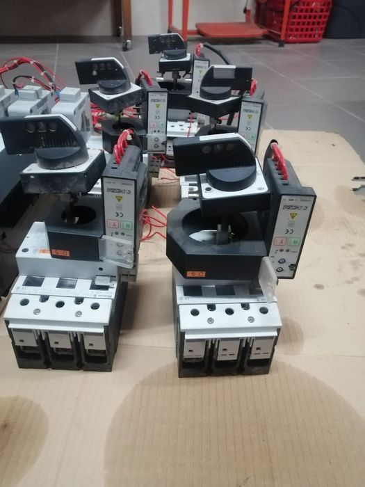 Disjuntores elétricos
