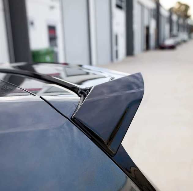 VW Golf 7-7,5 R/GTI/GTD Lotka Spoiler Dokładka Tylna Czarny Połysk
