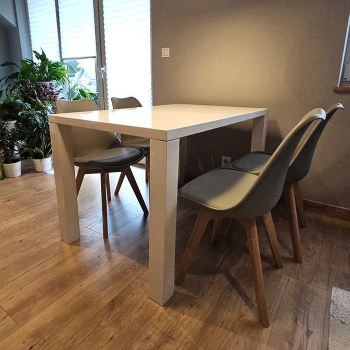 Design, nowoczesny zestaw -  krzesła i stół do jadalni, salonu