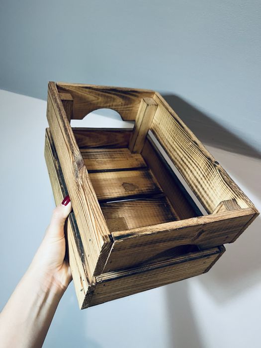 Drewniana damska skrzynka