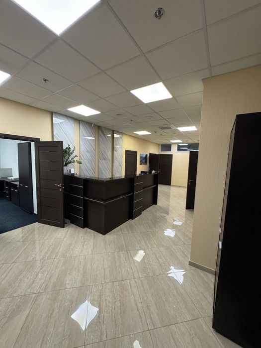 Здам офіс в бізнес-центрі "Summit" вул. Грушевського, 9б.