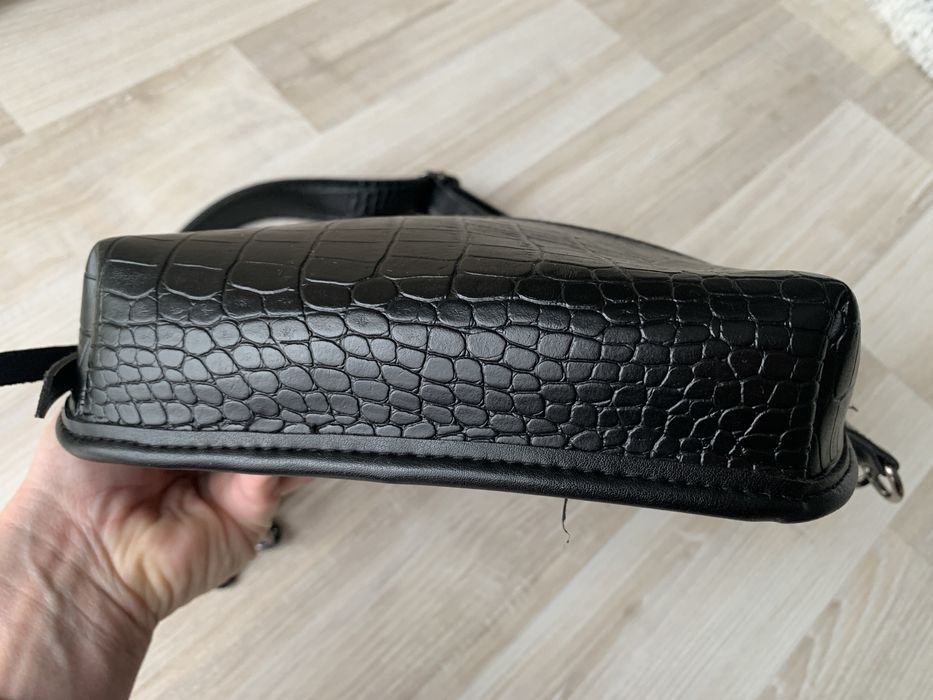 Сумка жіноча через плече, чорна