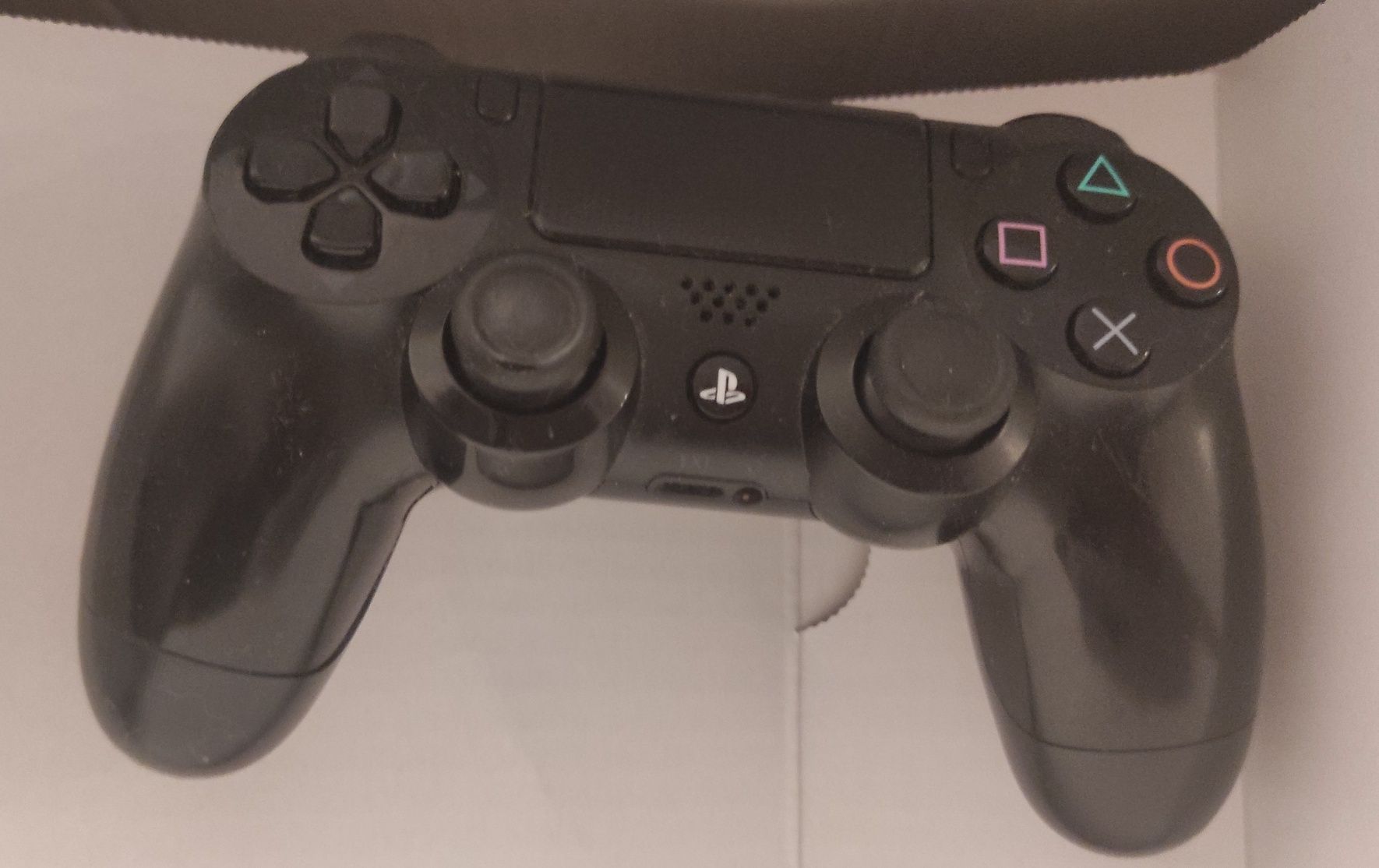 Konsola PS4 1tb cuh-1216b