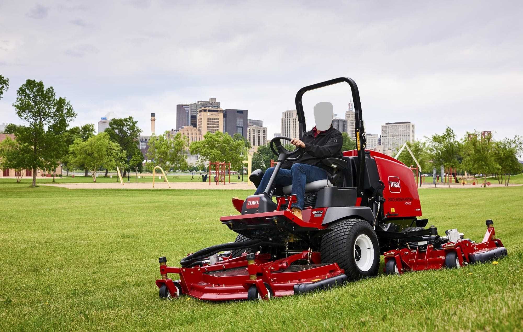 Kosiarka Toro 4000D Kosiarka TORO Groundsmaster rotacyjna Wrzecionowa