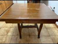 Mesa em Madeira quadrada extensivel