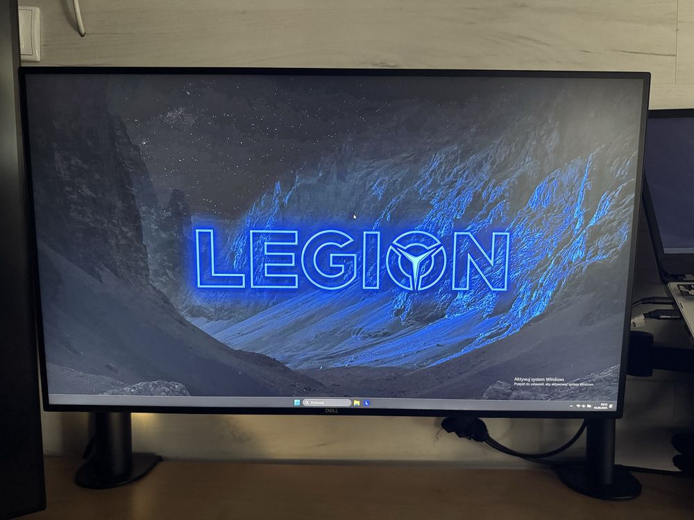 Monitor Dell U2719DC 2560 x 1440 (WQHD) z orygianla podstawą