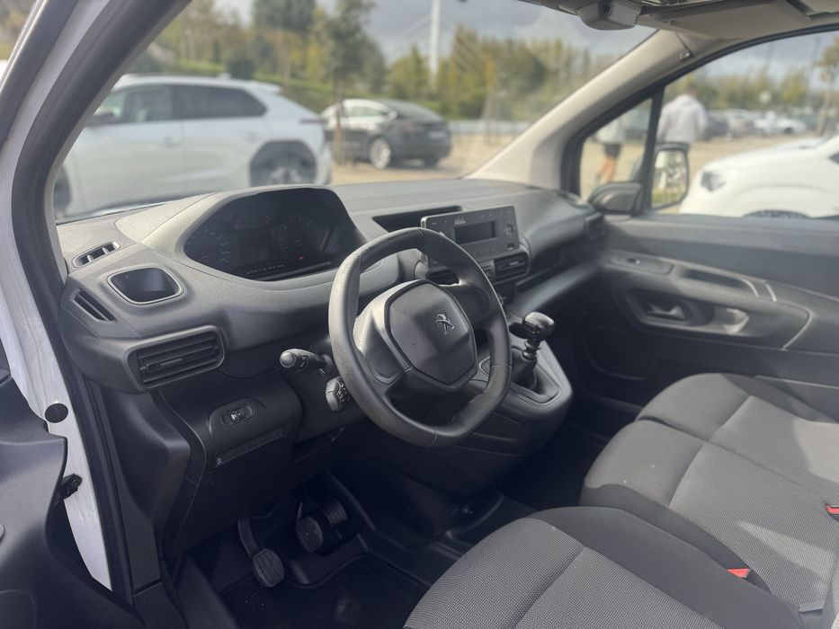 Peugeot Partner 1.5 HDI 2022  **NACIONAL**6 veloc. preco P/ Comercio