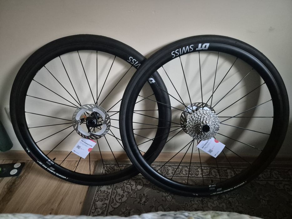 Komplet kół szosowych DT Swiss ER1600 + opony Vittoria Rubino PRO TLR