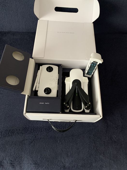 Квадрокоптер Hubsan zino