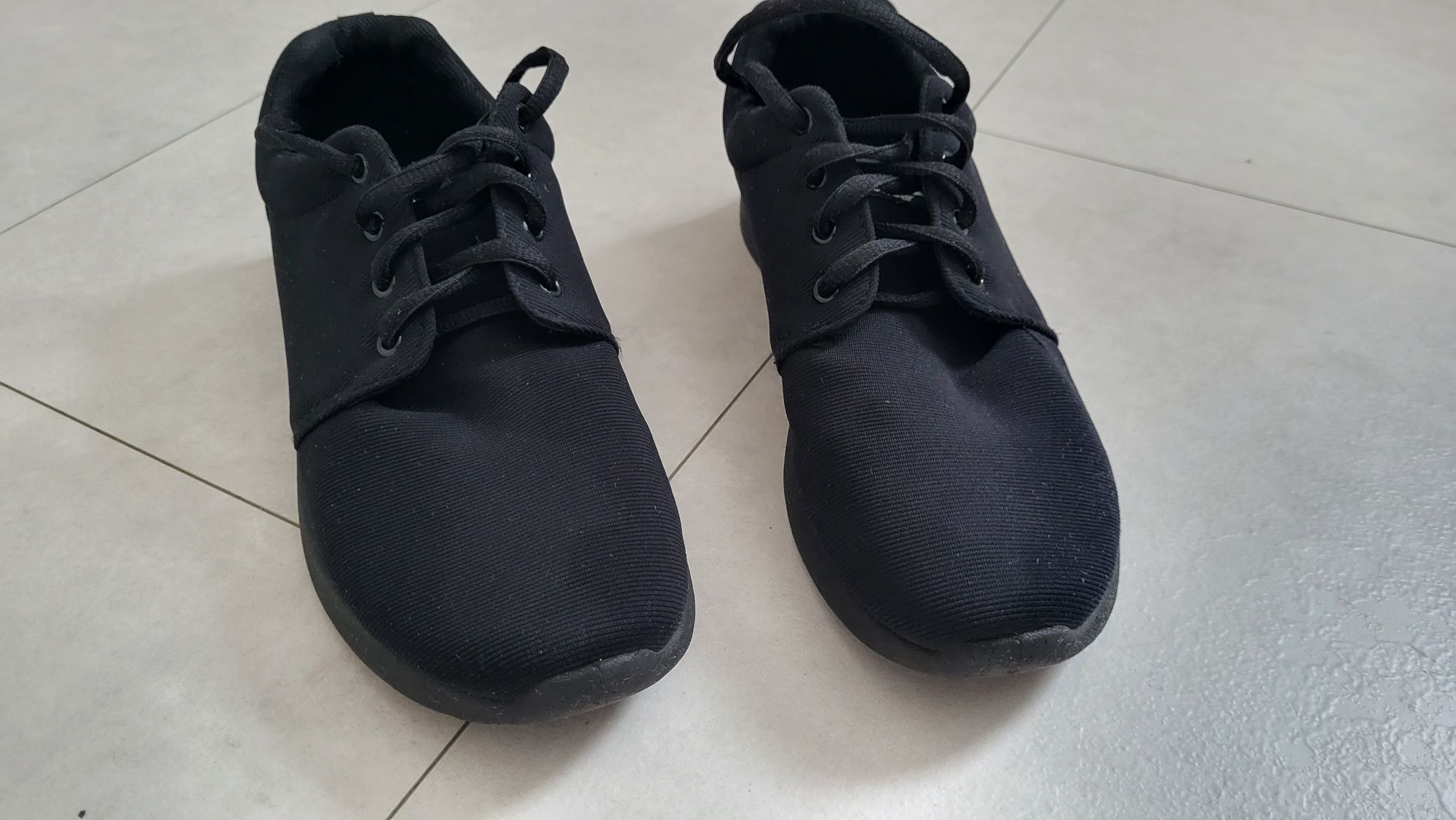 Buty czarne 42 chłopięce