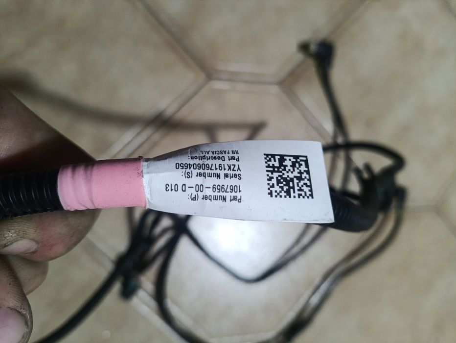 Проводка заднього бампера Tesla model 3