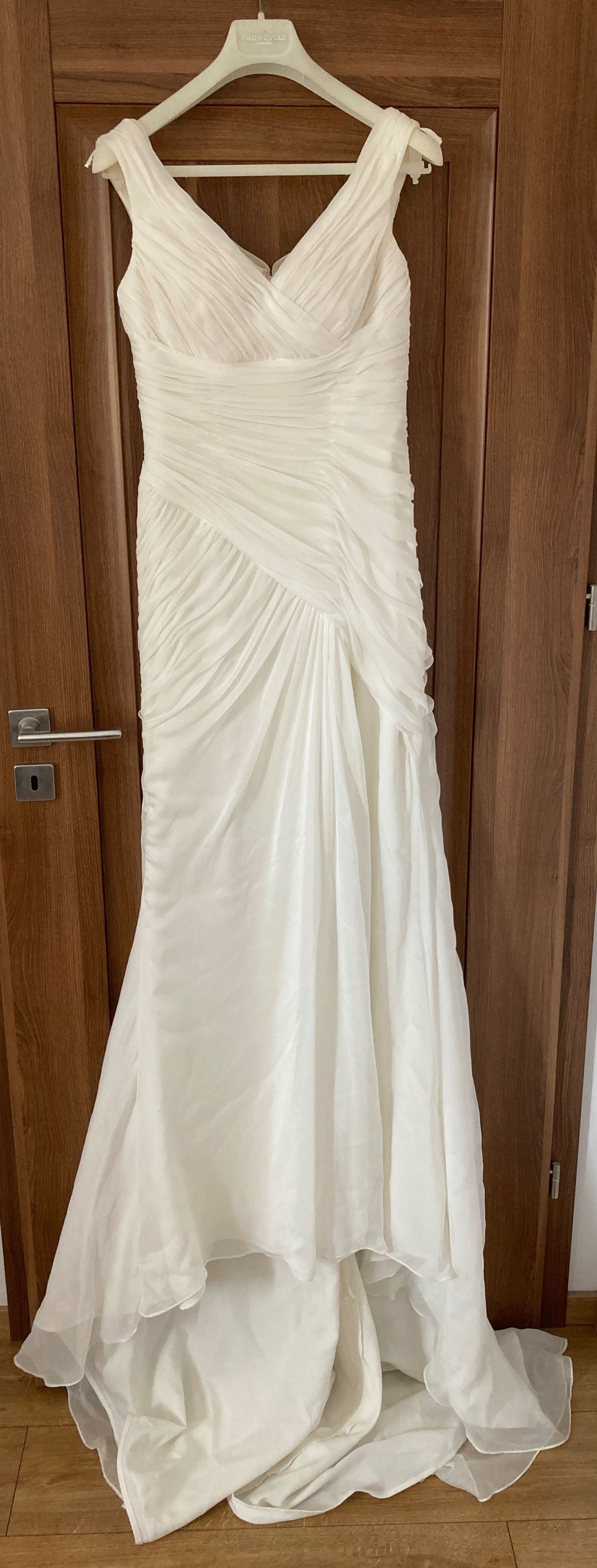 Suknia ślubna Pronovias Abaco