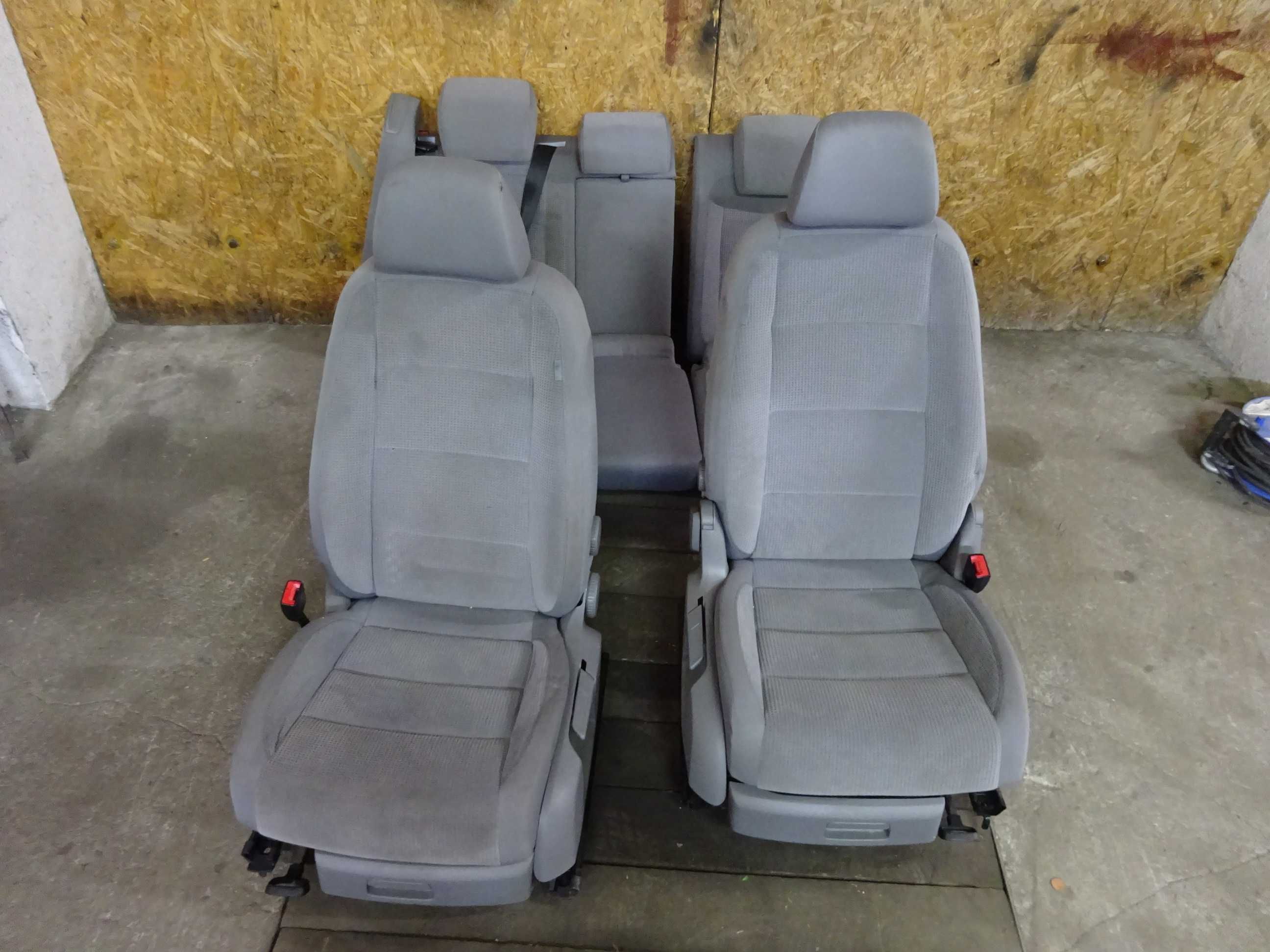 Fotel fotele kierowcy pasażera kanapa + boczki drzwi Vw Golf 5 V Kombi