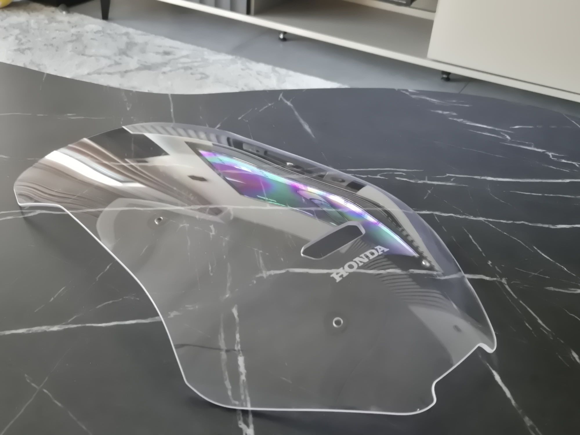 Szyba przednia orginalna Honda ADV 350  jak nowa