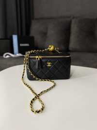 Сумочка: Chanel Classic black Lambskin Pearl Crush Vanity Bag