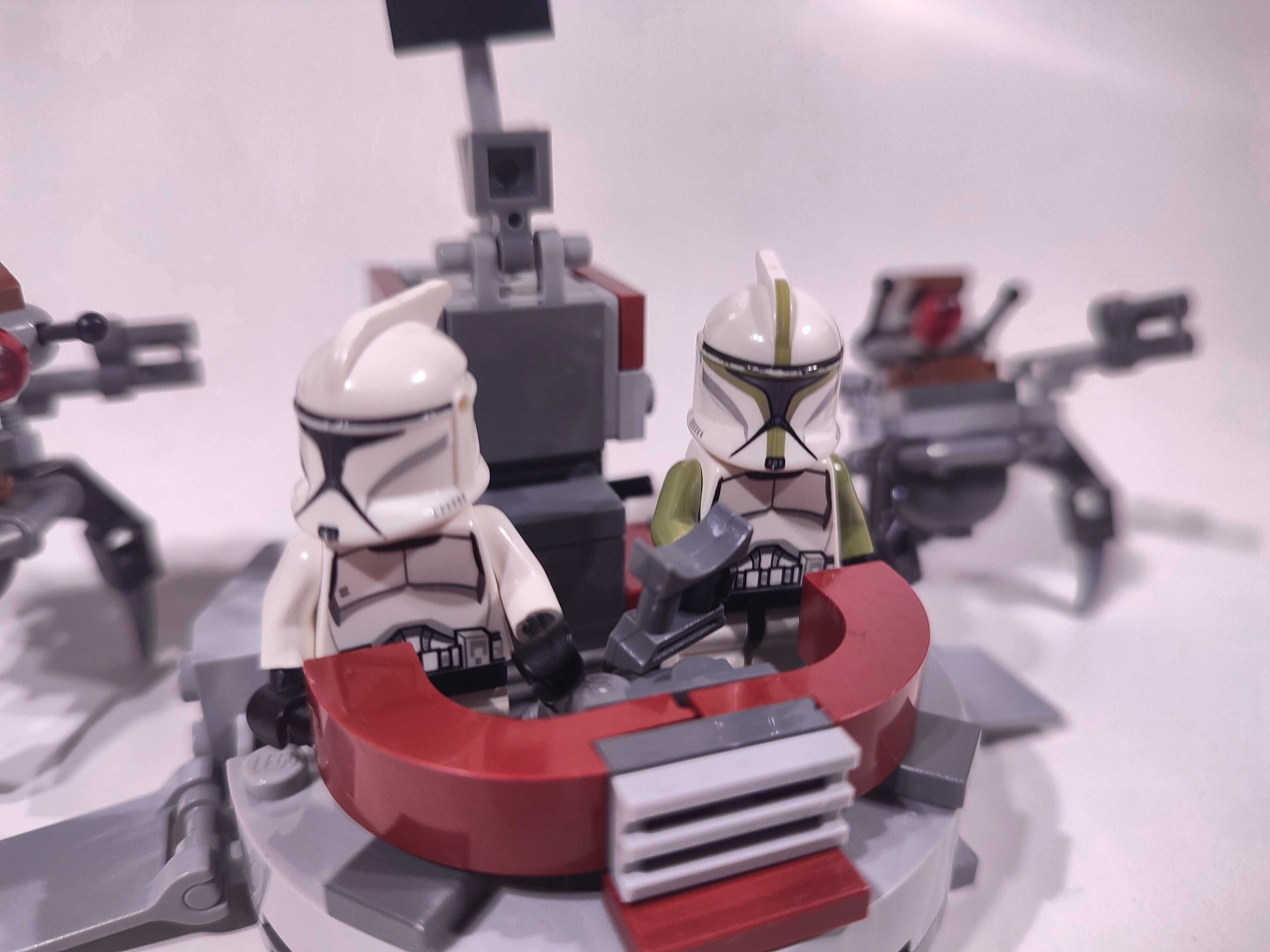 LEGO Star Wars 75000 - Clone Trooper vs. Droidekas - Komplet 100%