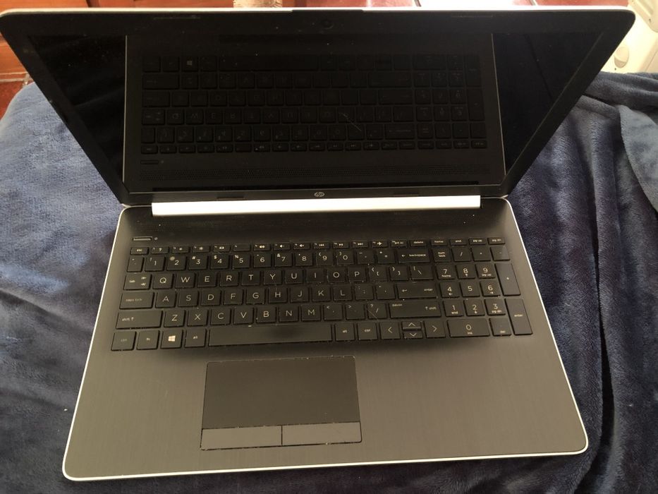 Portátil HP 15-db0xxx 4 GB RAM USADO